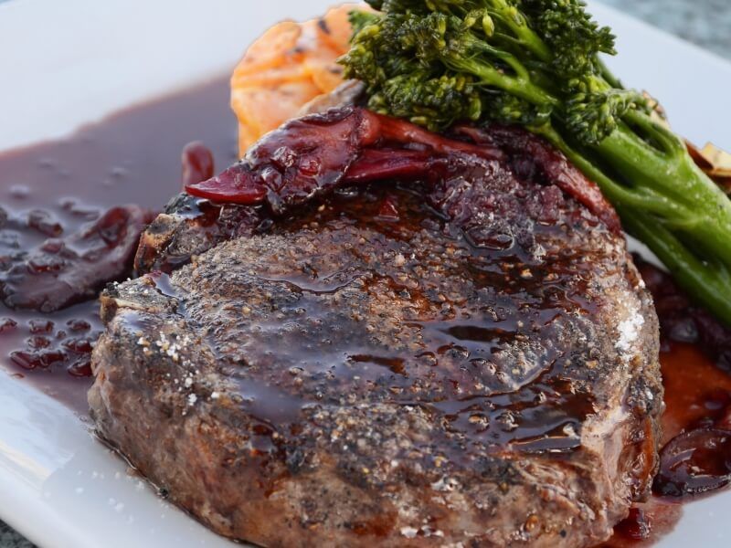 dining- steak (1)
